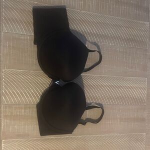 Victoria's Secret Black Molded T-Shirt Bra